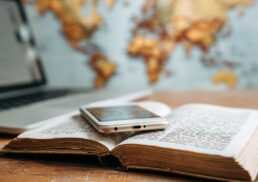 Best Foreign Language Resources in 2025: Apps, Books & Online Tools