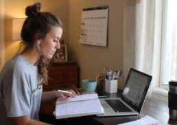 How to Stay Motivated and Productive in a Distance Learning Environment